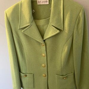 St John Luxury Designer New With Tags Knit Suit with matching buttons